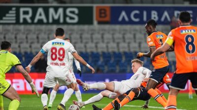 Trendyol Süper Lig'in 29. haftasında RAMS Başakşehir ile Bitexen Antalyaspor