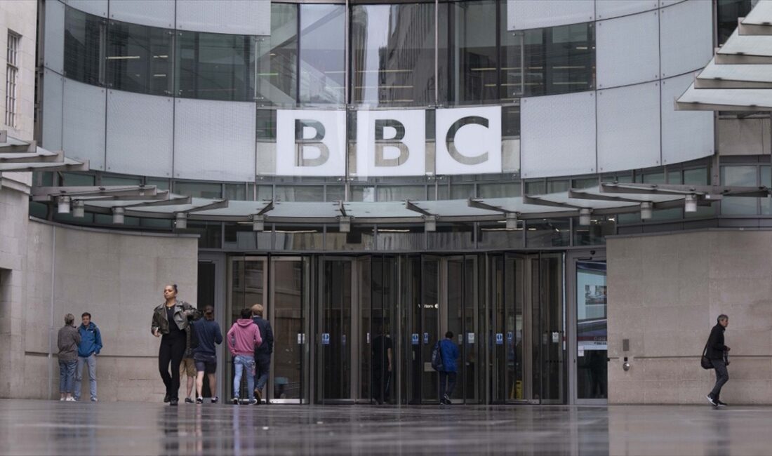 BBC'nin üst düzey yetkilisi, İsrail'in UAD'de soykırım suçlamalarına karşı yaptığı