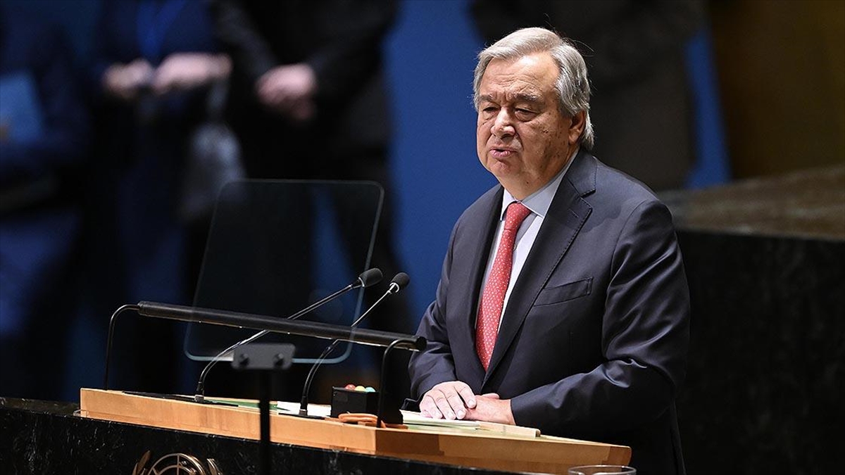 BM Genel Sekreteri Guterres, "Aileler bir yandan İsrail'in bombalarından kaçarken,