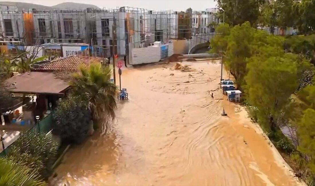 Muğla'nın Bodrum ilçesinde içme suyu ana isale hattında patlama meydana