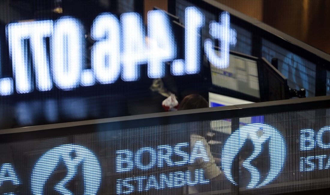 Borsa İstanbul'da BIST 100 endeksi, güne yüzde 0,05 düşüşle 8.856,29