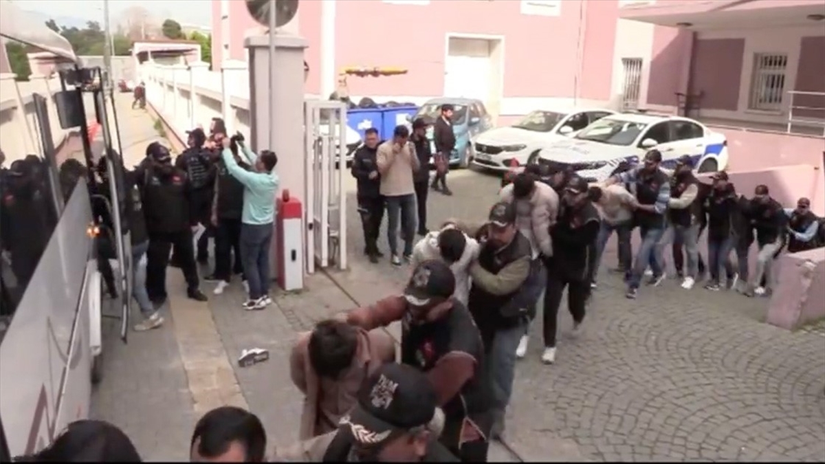 İçişleri Bakanı Ali Yerlikaya, 3 ilde bölücü terör örgütüne yönelik