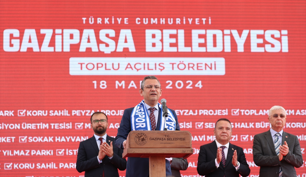 CHP Genel Başkanı Özel, Antalya Gazipaşa'da “halk buluşması”nda konuştu: