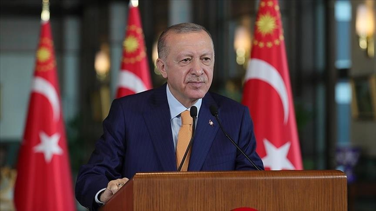 Cumhurbaşkanı Erdoğan, "Çalışan, üreten, yaşamak için olduğu kadar yaşatmak için