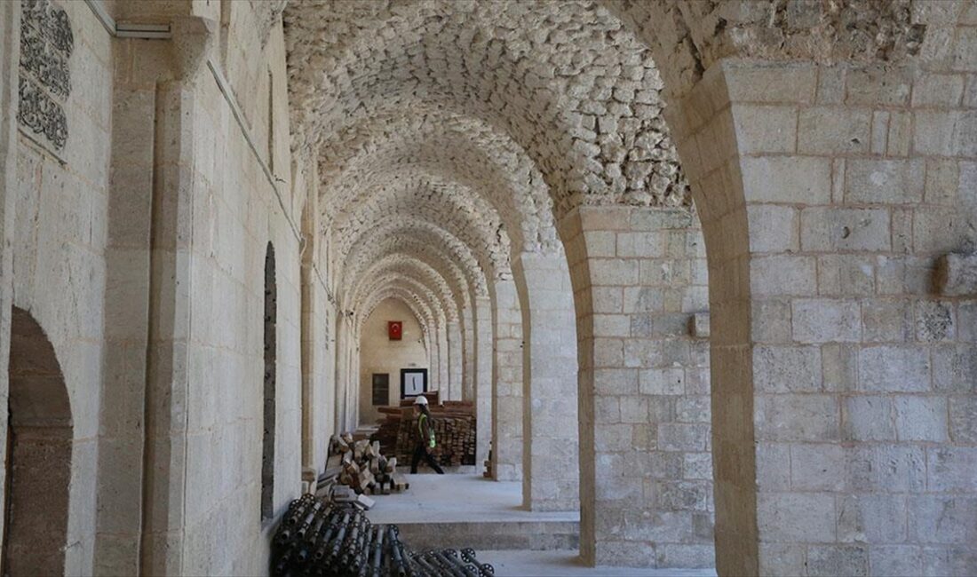 Şanlıurfa'da 6 Şubat 2023 tarihindeki depremlerde hasar alan Ulu Cami'nin