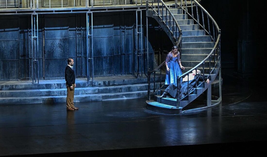 İstanbul Devlet Opera ve Balesi (İDOB), opera literatürünün başyapıtları arasında