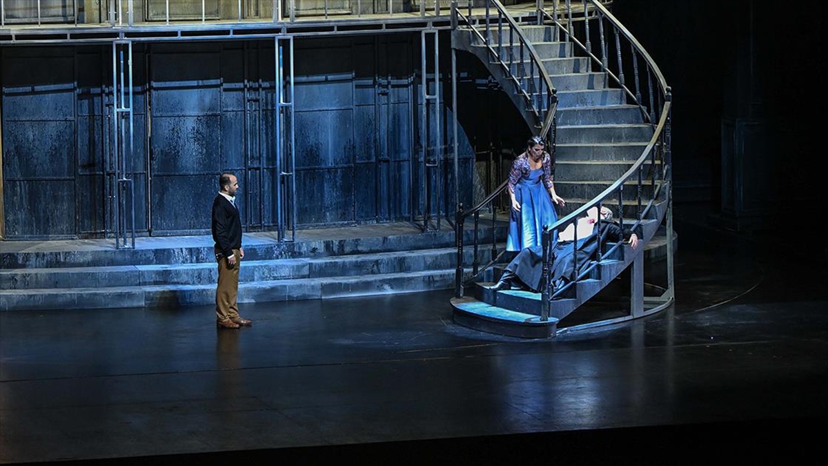 İstanbul Devlet Opera ve Balesi (İDOB), opera literatürünün başyapıtları arasında