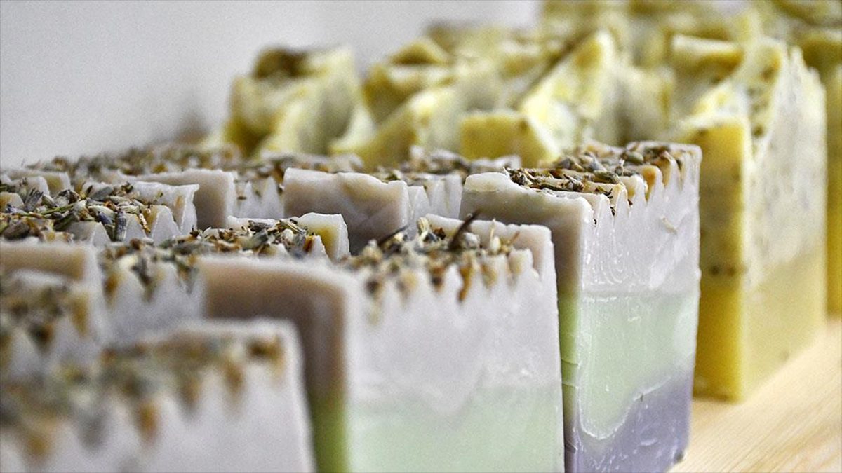 Düzce'de kooperatif kuran kadınlar, doğal yağlardan ürettikleri sabunlarla markalaşmak istiyor
