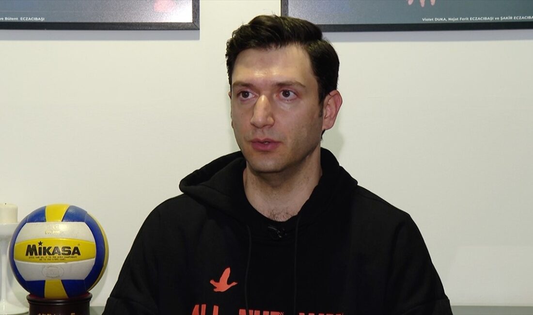 Eczacıbaşı Dynavit Kadın Voleybol Takımı Başantrenörü Ferhat Akbaş, hedeflerinin hem