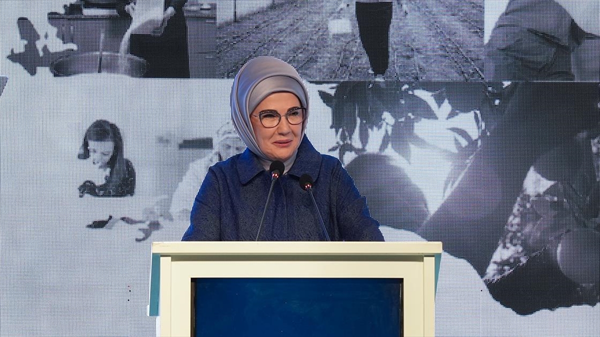 Emine Erdoğan, "Ekilmemiş tek bir karış toprağımız kalmasın. İmece kültürümüzü