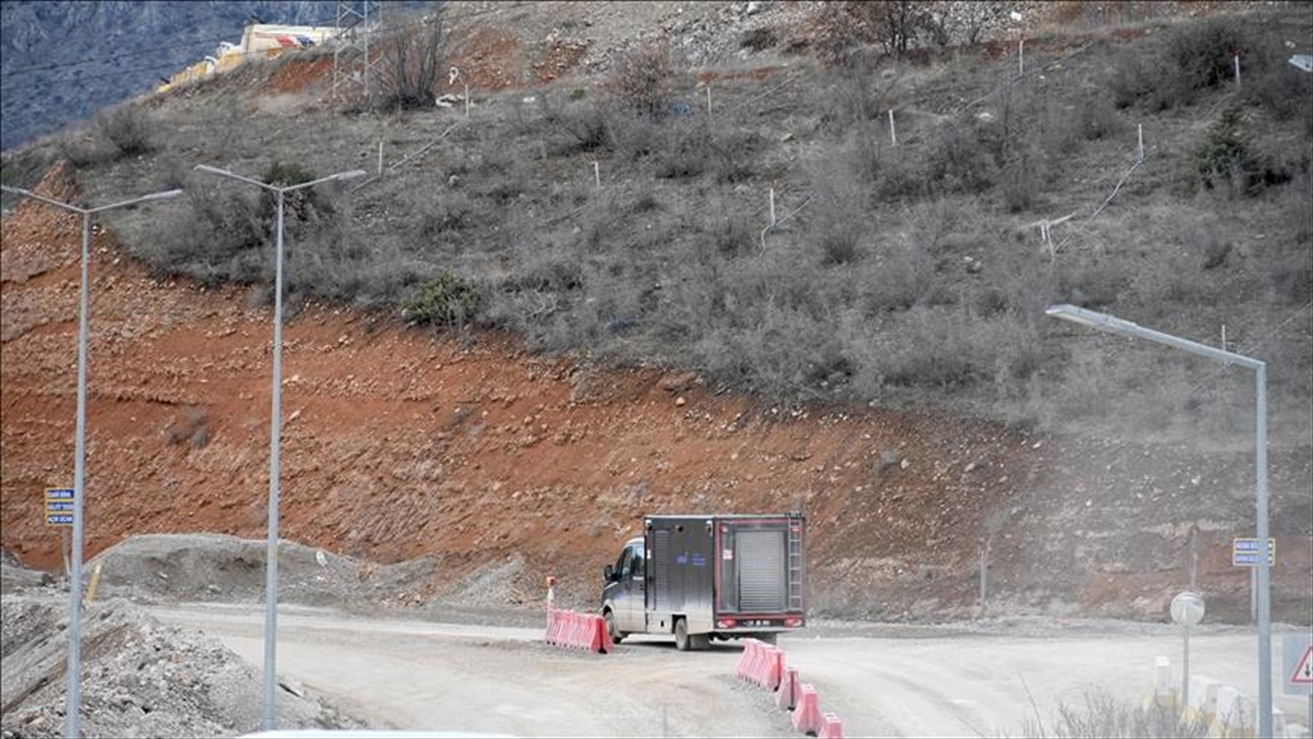 Erzincan'ın İliç ilçesindeki altın madeni sahasında meydana gelen toprak kaymasına