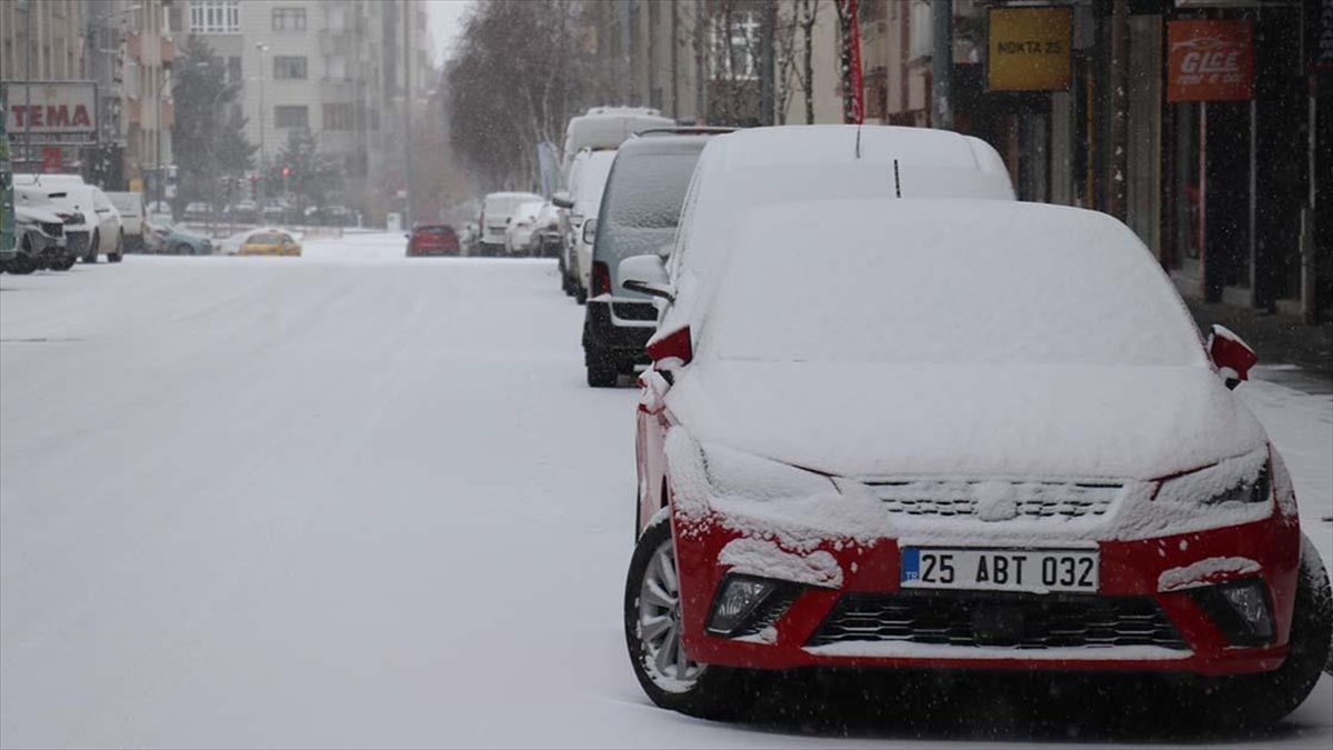 Erzurum, Kars ve Ardahan’da kar yağışı etkili oldu