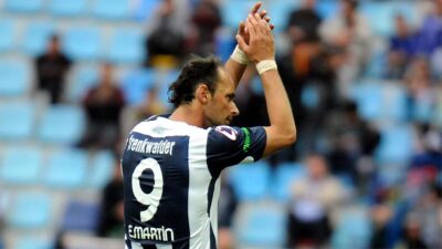 A Milli Futbol Takımı'nın eski oyuncularından Ersen Martin, hayatını kaybetti.