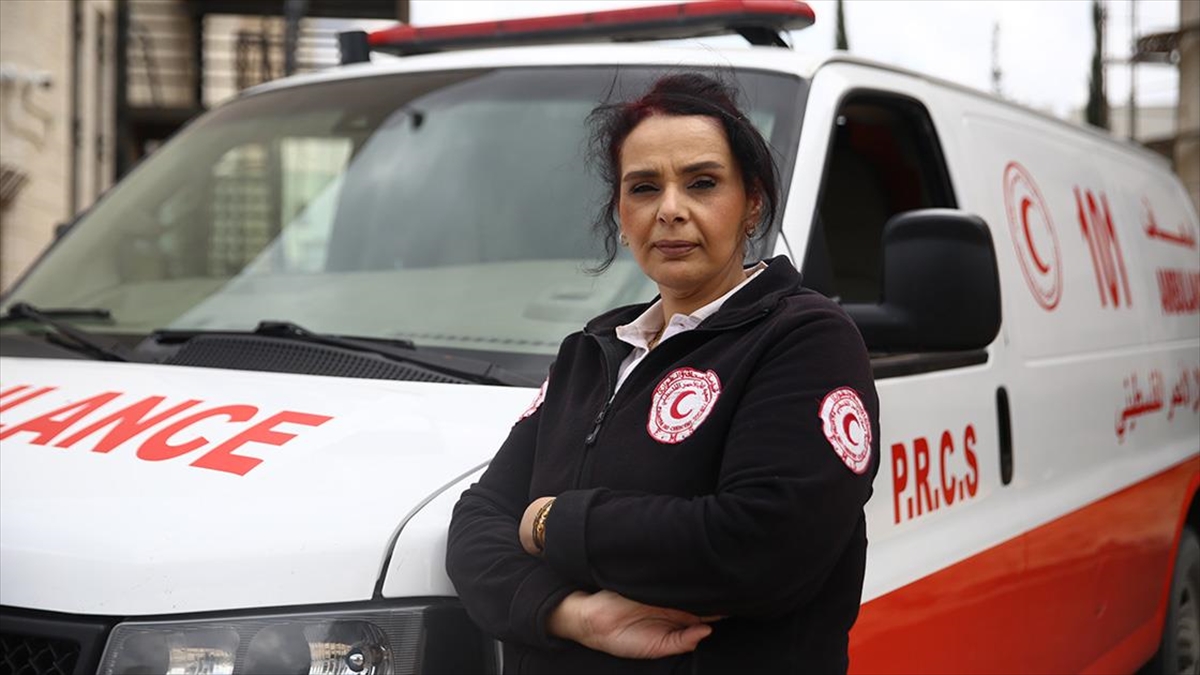 Ambulans şoförü Safiye Bilbasi, "Kadınlar gününden konuşuyorsak en çok kendini