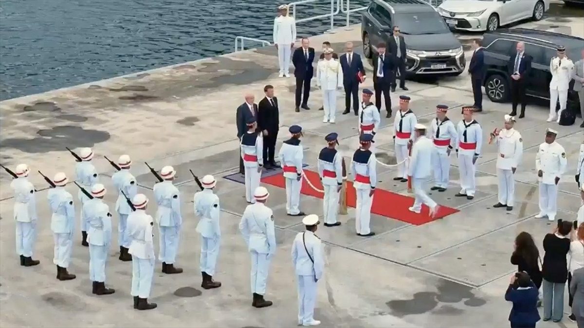 BOLİVAR (AA) – Macron, Brezilya ziyaretinin ikinci gününde Rio de