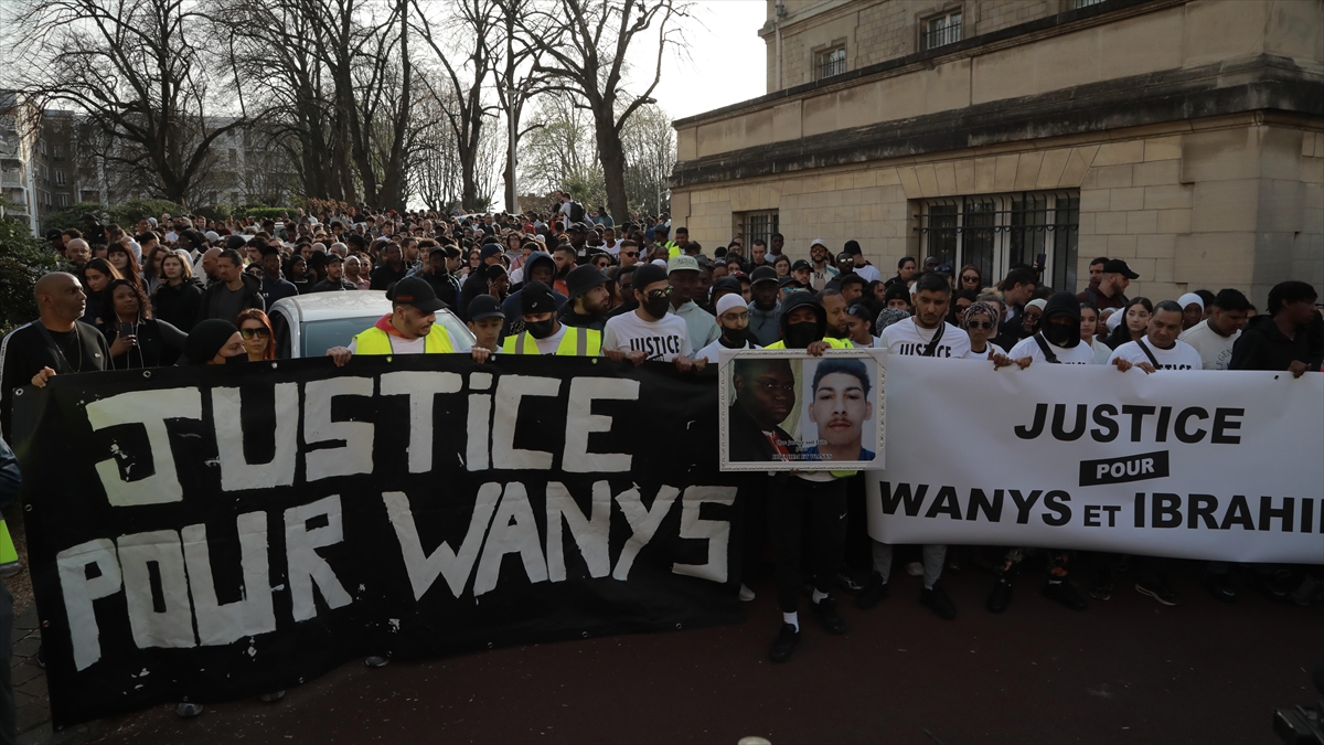 PARIS (AA) – Polisin kovaladığı Wanyss isimli gencin yaşamını yitirmesine