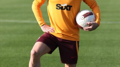 ANTALYA (AA) – Galatasaraylı futbolcu Dries Mertens, "Bir ağrım sakatlığım