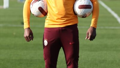 - "Takımımızın Türkiye'nin en iyi takımı olduğunu düşünüyorum. Sezon sonuna