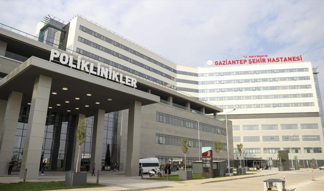 Sağlık Bakanı Fahrettin Koca, Gaziantep Şehir Hastanesi'nin açılışından itibaren yaklaşık