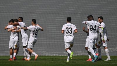 ANKARA (AA) – Alsancak Mustafa Denizli Stadı’nda oynanan ma&ccedil;ta ilk