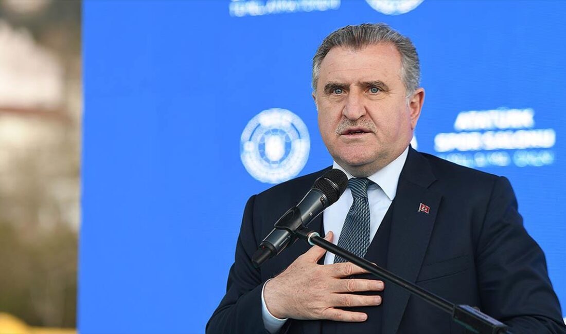 Gençlik ve Spor Bakanı Osman Aşkın Bak, Türkiye'de spor devrimi
