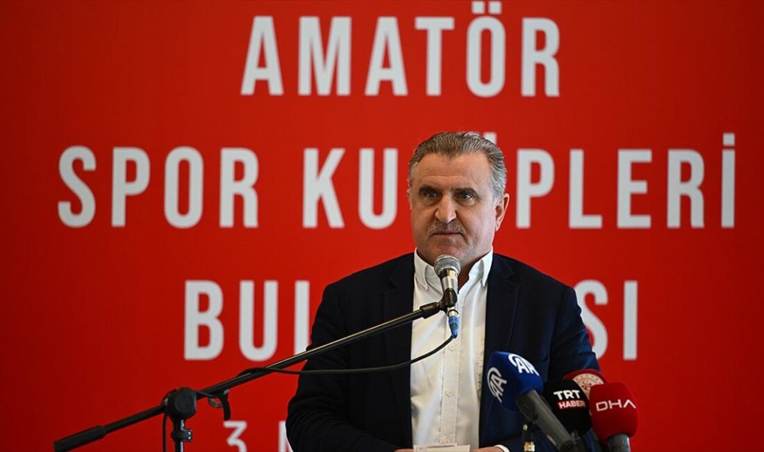 Bakan Bak, "Türkiye spor devrimi yaşıyor. Spor devrimi yaşarken de
