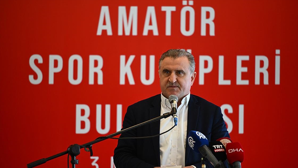 Bakan Bak, "Türkiye spor devrimi yaşıyor. Spor devrimi yaşarken de