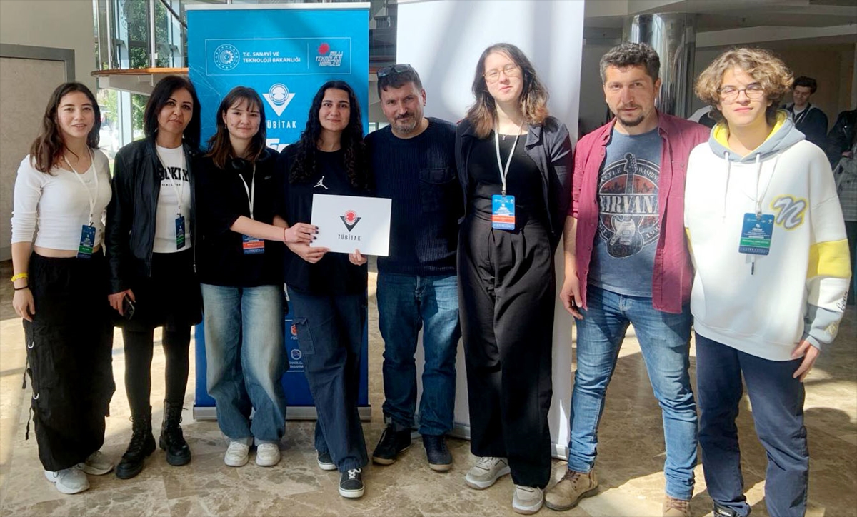 ANTALYA (AA) – Antalya'nın Kemer ilçesindeki Göynük Fen Lisesi öğretmen