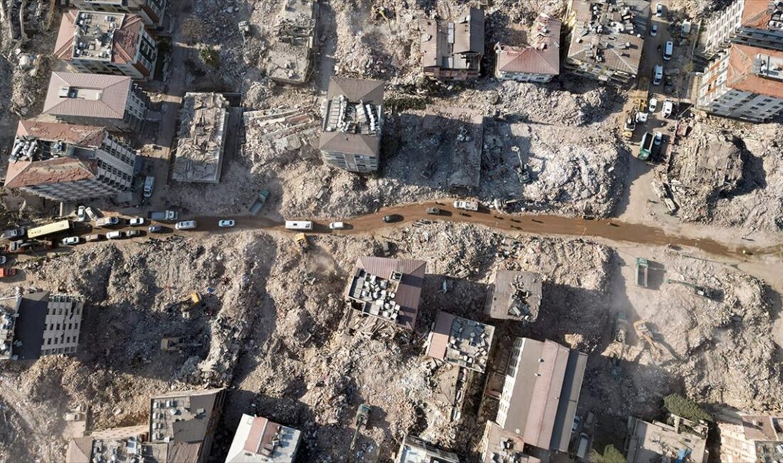 Hatay'da, 6 Şubat 2023'teki ilk depremde yıkılması sonucu 30 kişinin