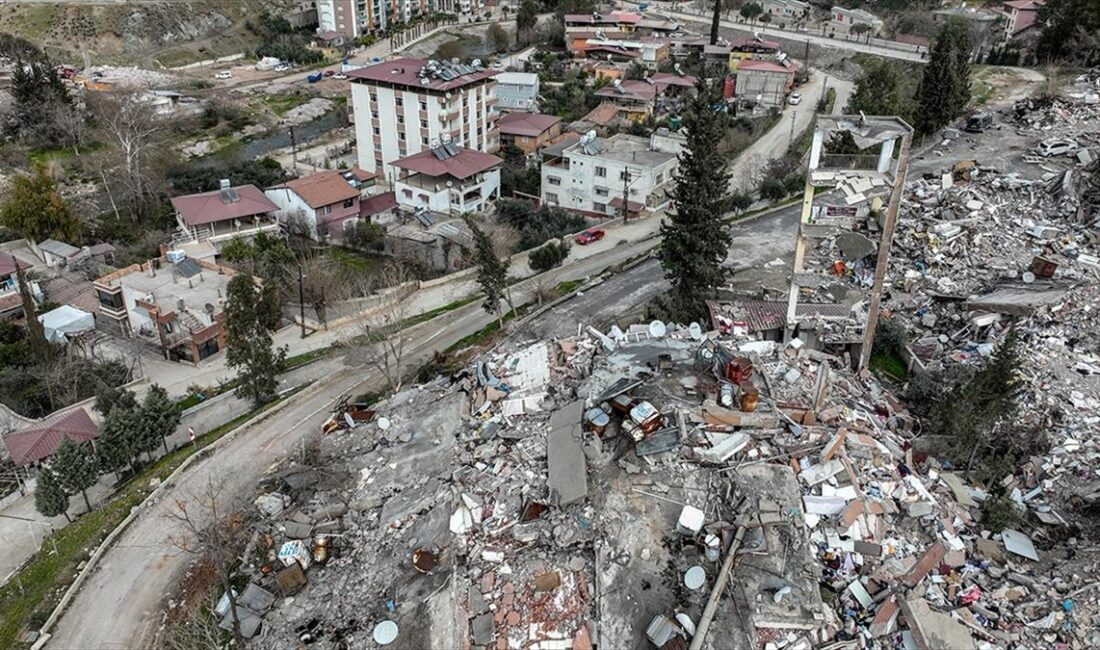Hatay'da, 6 Şubat 2023'teki ilk depremde yıkılması sonucu 6 kişinin
