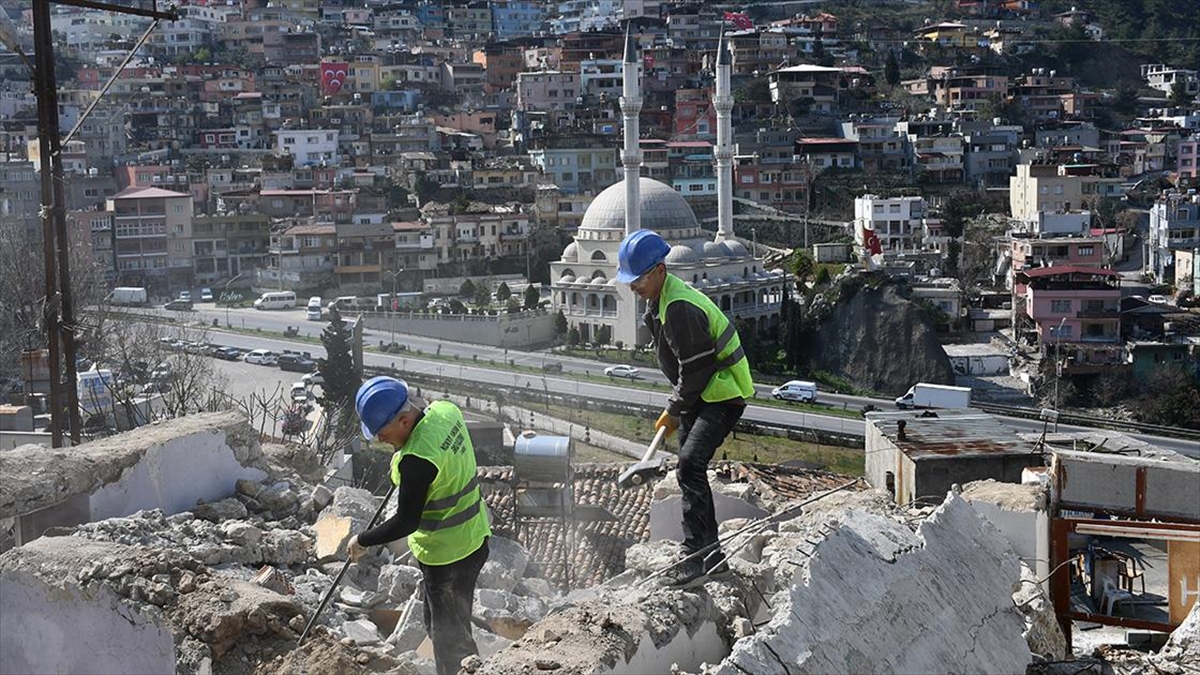 Hatay'ın Belen ilçesinde 6 Şubat 2023 depremlerinde ağır hasar alan