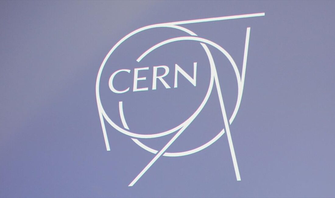 Avrupa Nükleer Araştırma Merkezinden (CERN) bilim insanları, "hayalet parçacıklar" olarak