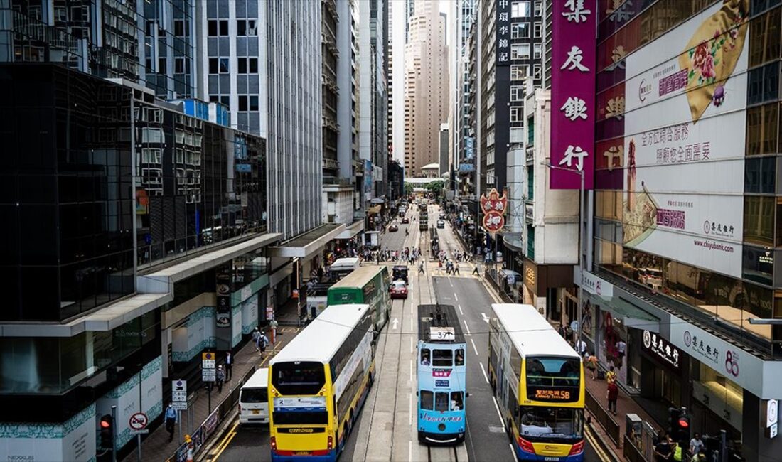 Çin'in Hong Kong Özel İdari Bölgesi'nde 2003'teki protestoların ardından 21