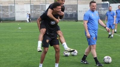 - Antrenman sonrasında McVitie's ürünleriyle özel olarak hazırlanan baklavalar, oyunculara