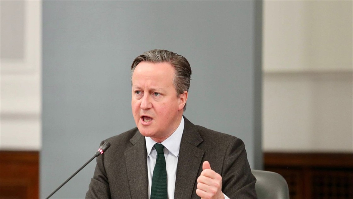 İngiltere Dışişleri Bakanı David Cameron, İsrail'in Gazze'ye elektrik ve su