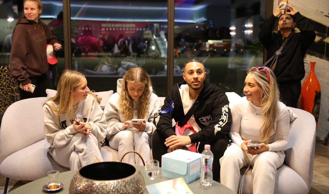 Wizz Air hava yolu şirketinin "Get Lost with Wizz Air