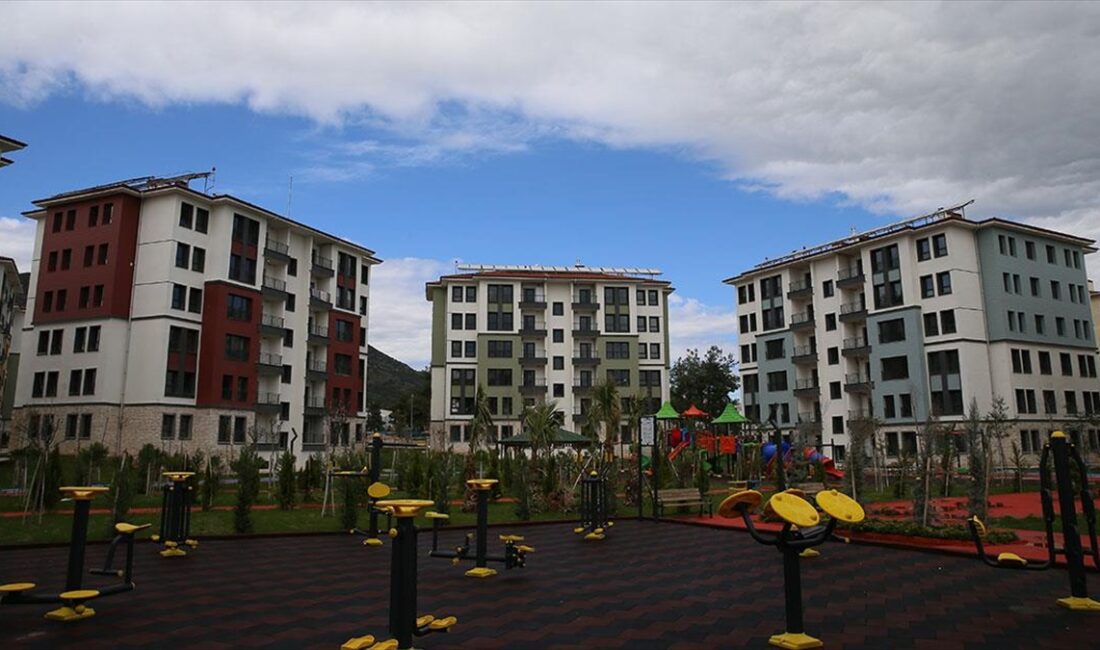 Kahramanmaraş merkezli 6 Şubat 2023'teki depremlerden etkilenen Gaziantep'in İslahiye ilçesindeki