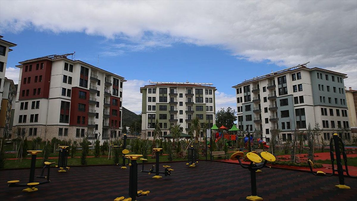 Kahramanmaraş merkezli 6 Şubat 2023'teki depremlerden etkilenen Gaziantep'in İslahiye ilçesindeki