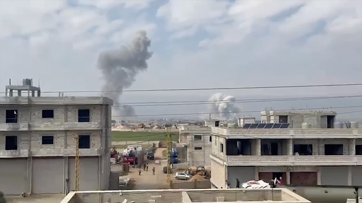 İsrail savaş uçaklarının, Lübnan'ın doğusunda Suriye sınırı yakınındaki Baalbek kentine