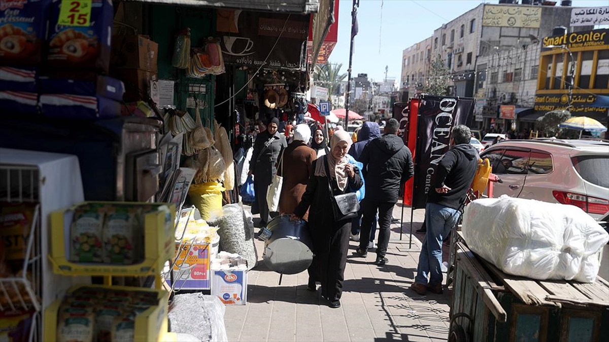 İsrail'in Gazze'deki katliamları nedeniyle ramazana buruk giren Batı Şeria'da, geçmiş