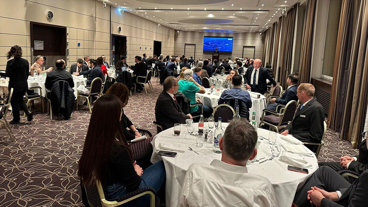 İsviçre'deki Türk sivil toplum kuruluşlarının başkan ve yöneticileri, Türk Hava