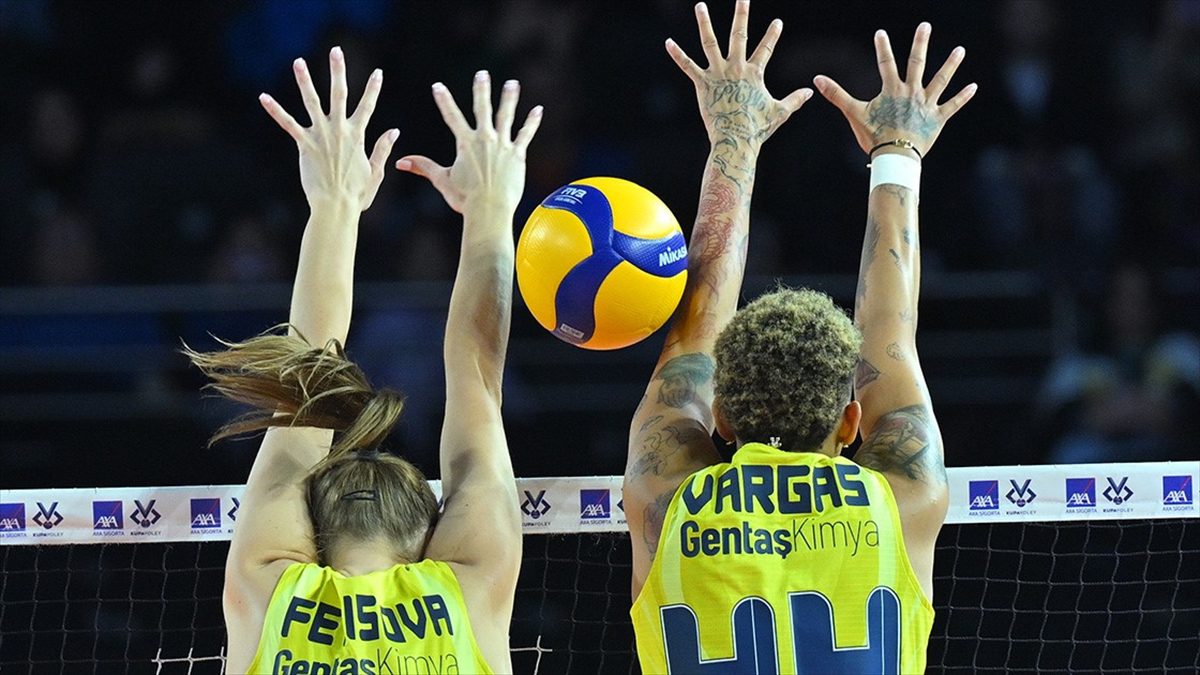 ANKARA (AA) – Sarı-lacivertli ekibin iyi başladığı ilk sette 8-5