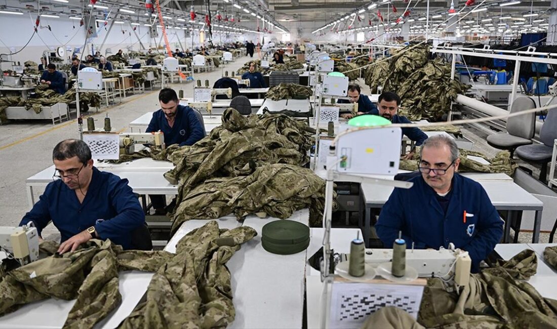 Kara Kuvvetleri Komutanlığı, komutanlıkta görevli askerlerin eskiyen kıyafetlerinin 5 yılda