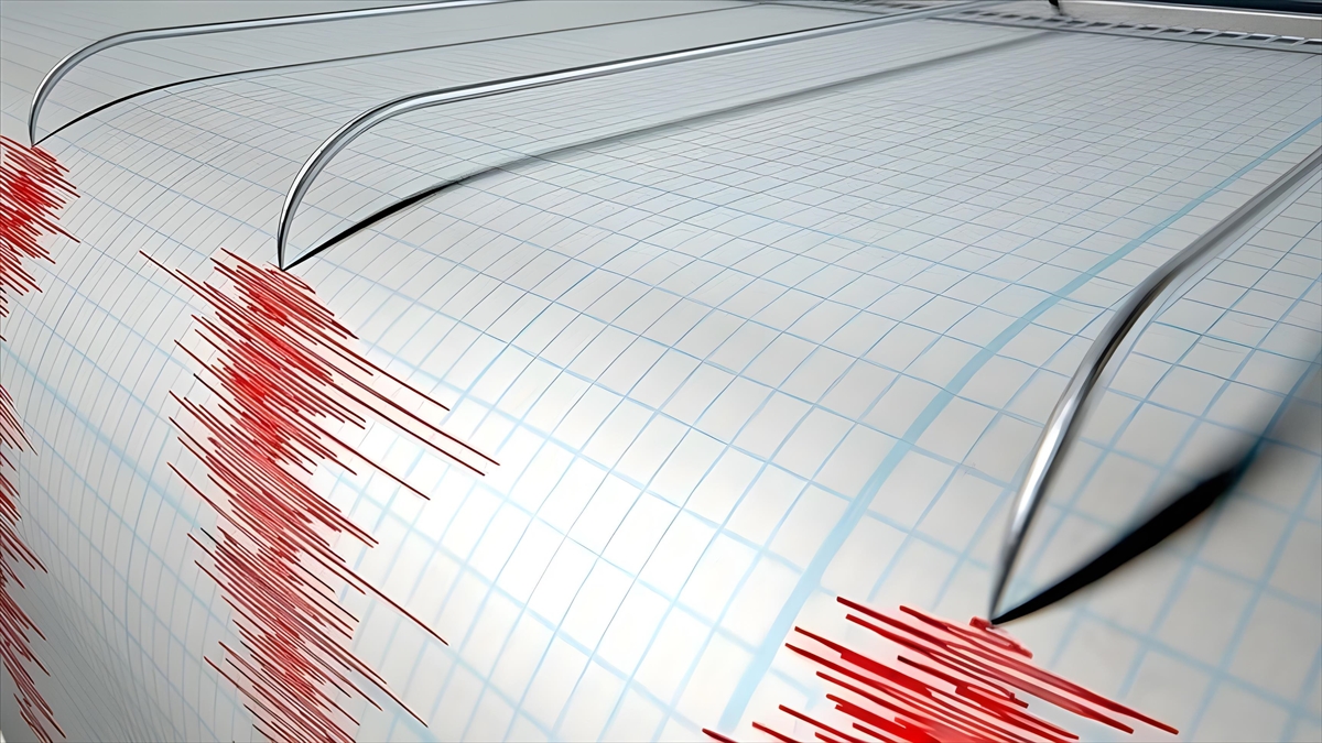 Karadağ'ın Niksic kenti yakınlarında yerel saatle 04.06'da 5,4 büyüklüğünde deprem