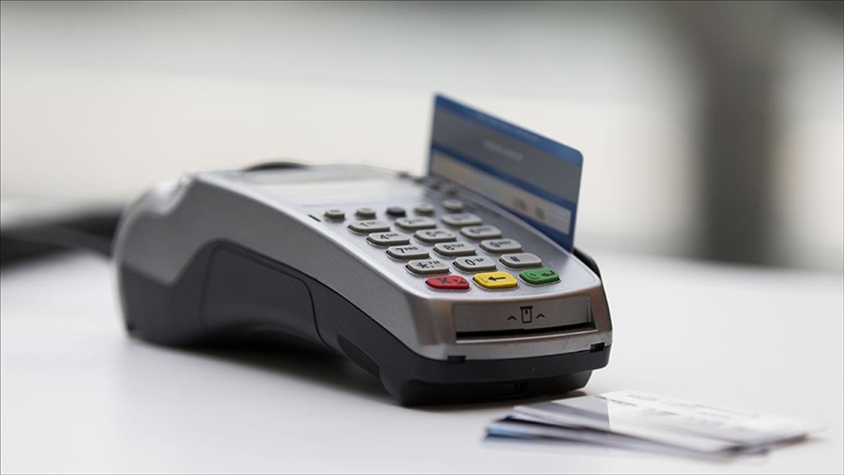 Bankalararası Kart Merkezi (BKM) verilerine göre, kredi kartları, banka kartları