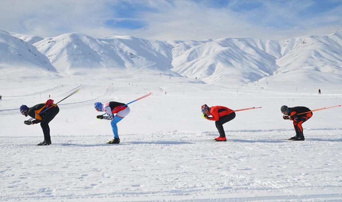 Kayakta Alp Disiplini 14-16 Yaş Milli Takımı ile FIS Milli