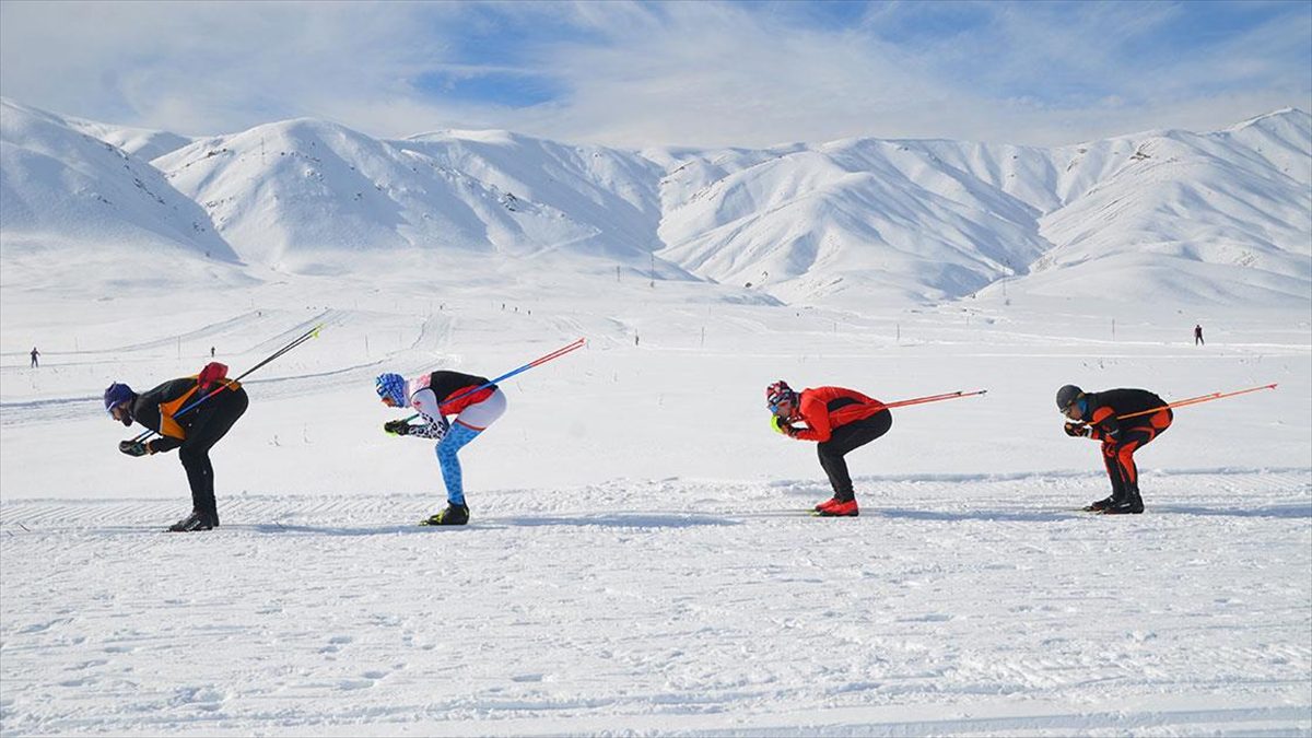 Kayakta Alp Disiplini 14-16 Yaş Milli Takımı ile FIS Milli