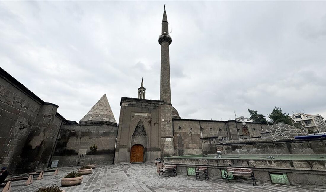 KAYSERİ (AA) – Anadolu Selçuklu, Beylikler ve Osmanlı dönemlerinde kadınların