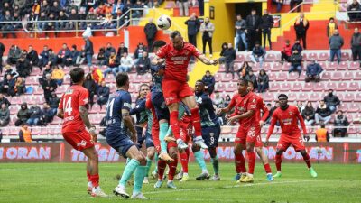 Trendyol Süper Lig'in 29. haftasındaki Mondihome Kayserispor-Atakaş Hatayspor karşılaşması 1-1