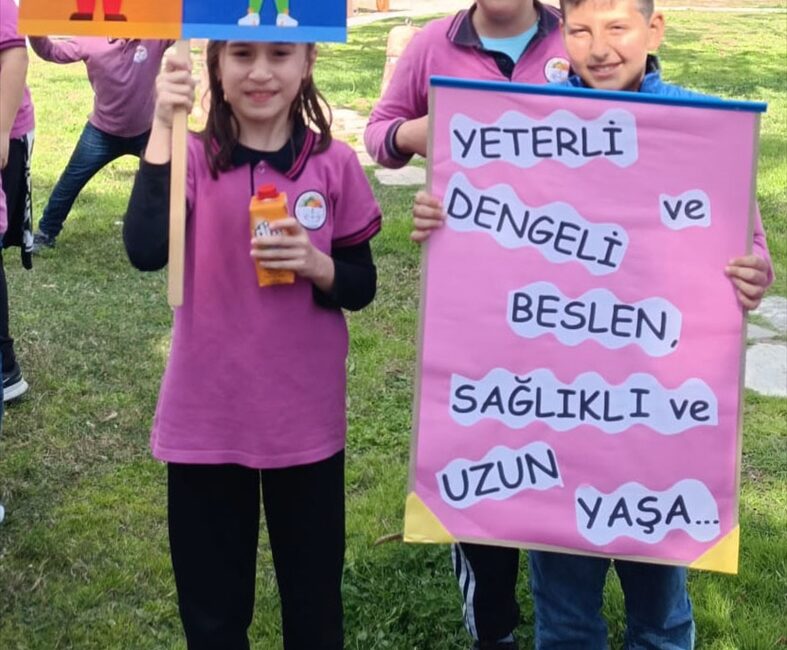ANTALYA (AA) – Antalya'nın Kemer ilçesinde obezite konusunda farkındalık yaratmak